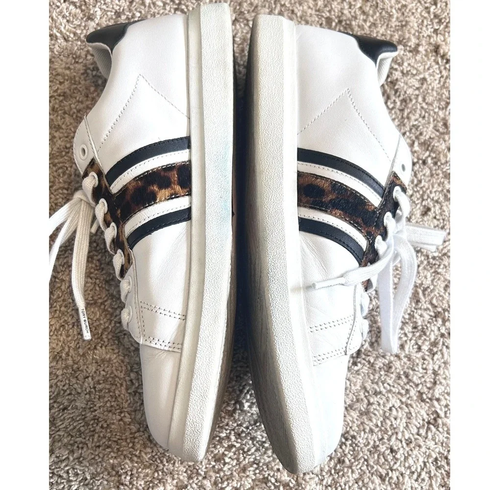 Tory Burch Howell Court White Leopard Calf Hair Sneakers Gold Logo SZ 9.5